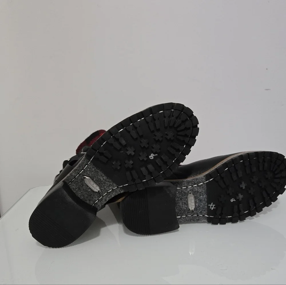 WOOLRICH-New With Tags! Red And Black Plaid Waterproof Wool Ankle Boots. Size 8 - Picture 5 of 11